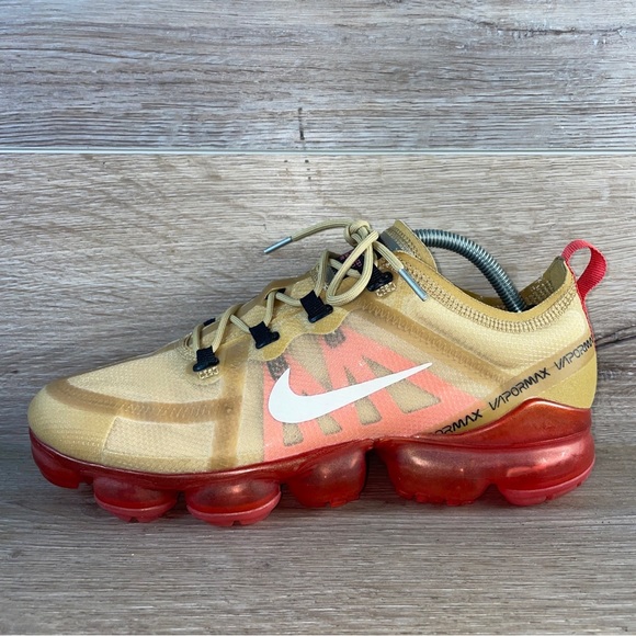 Nike Air VaporMax 2019 Crimson Gold 2018 Men’s 9.5 Excellent Used Condition! - Picture 3 of 11